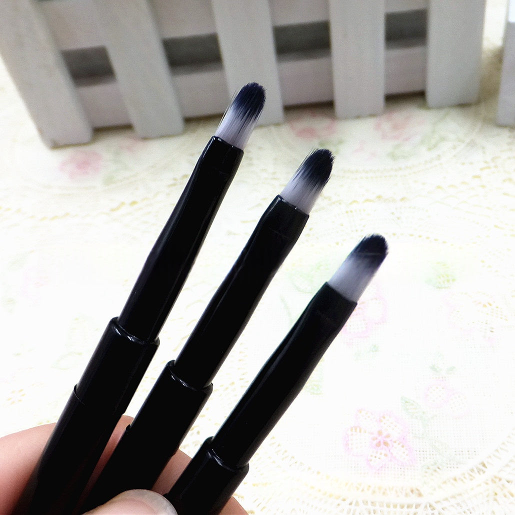 Lip And Eyeliner Brush