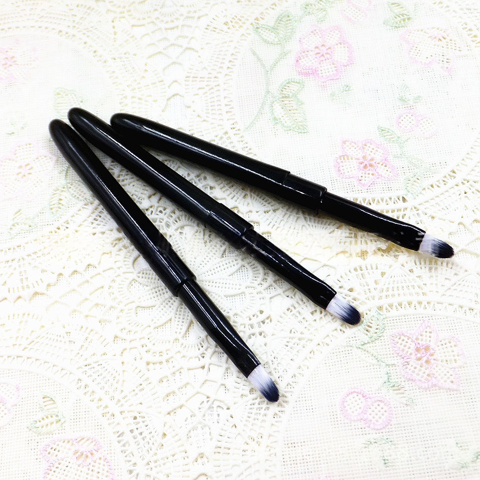 Lip And Eyeliner Brush
